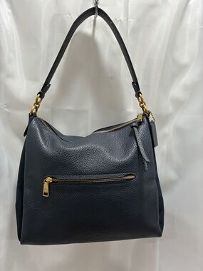 Dark navy blue  Pebbled Leather Shoulder Bag EUC no callouts on this bag,